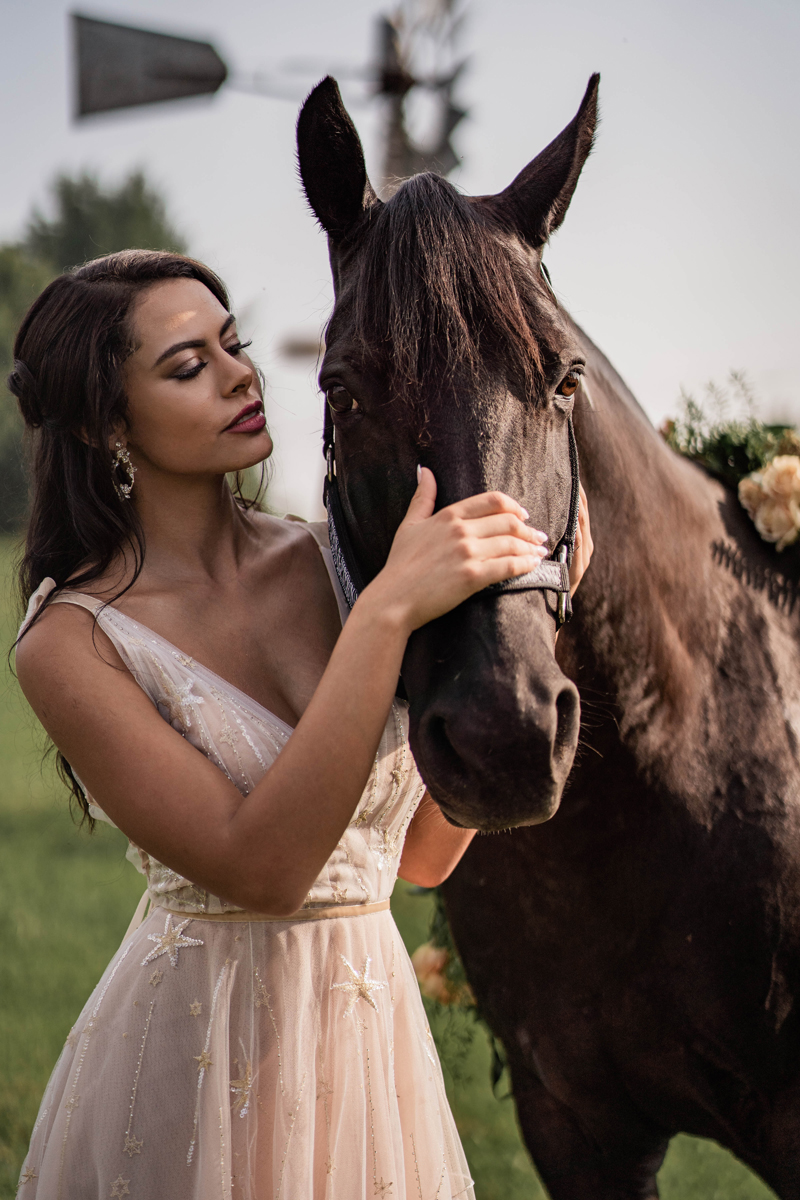 Bride and her horse at Moser Manor Farms